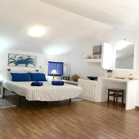With 2 Bedrooms In El Médano, With Wonderful Sea View, Shared Pool, Furnished Terrace - 200 M From The Beach