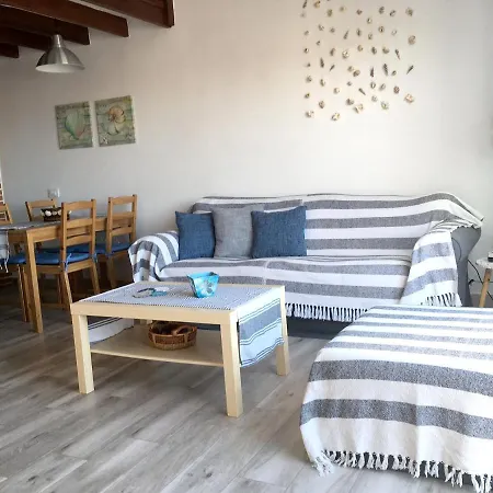 With 2 Bedrooms In El Médano, With Wonderful Sea View, Shared Pool, Furnished Terrace - 200 M From The Beach