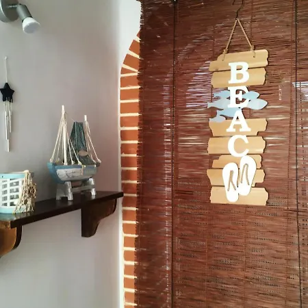With 2 Bedrooms In El Médano, With Wonderful Sea View, Shared Pool, Furnished Terrace - 200 M From The Beach Appartamento