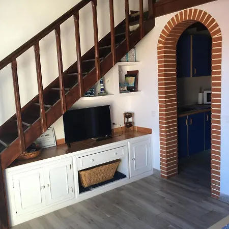 With 2 Bedrooms In El Medano, With Wonderful Sea View, Shared Pool, Furnished Terrace - 200 M From The Beach Lägenhet